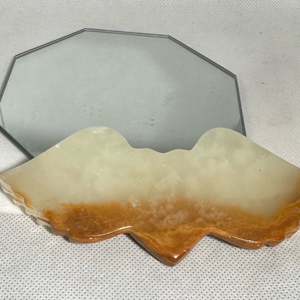 Banded Onyx heart with wings carving